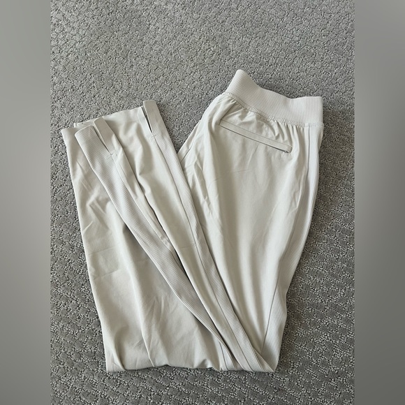 Athleta Brooklyn Ankle Pants in size 4 - Picture 8 of 9